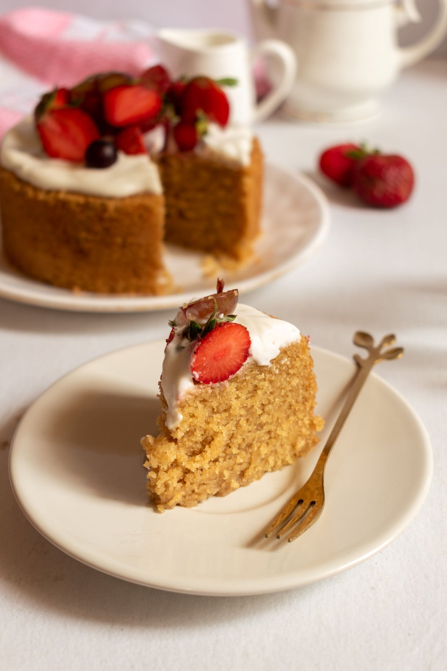 strawberry cake, birthday cake, easy cake
